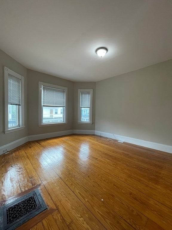 100 Lonsdale St - Photo 2 of 18