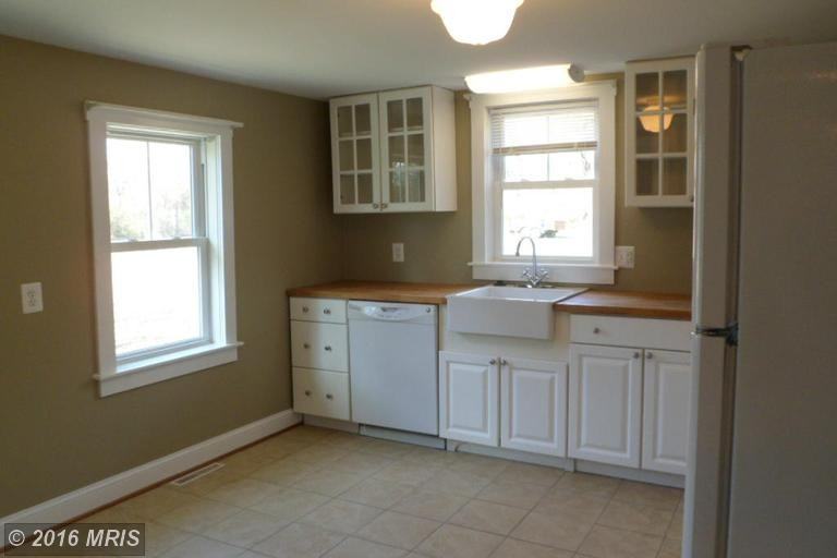 20910 Pleasant Plains Way - Photo 3 of 26