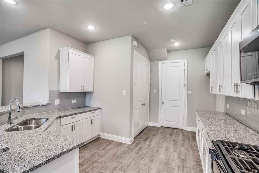 517 Sequoia St - Photo 5 of 29