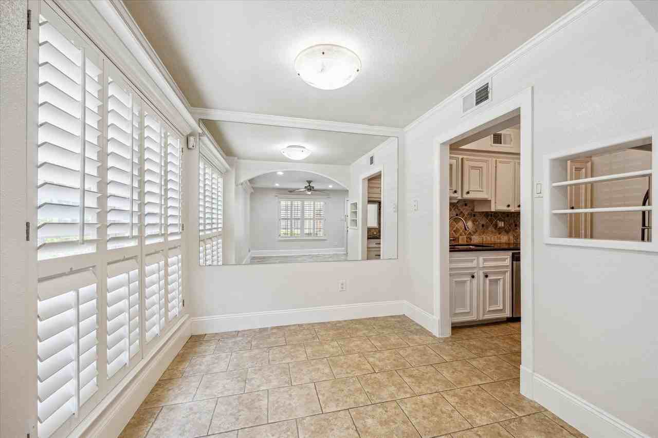 515 Tallowood Rd - Photo 6 of 10