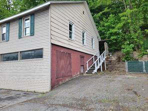 44 Orange Ave - Photo 2 of 9