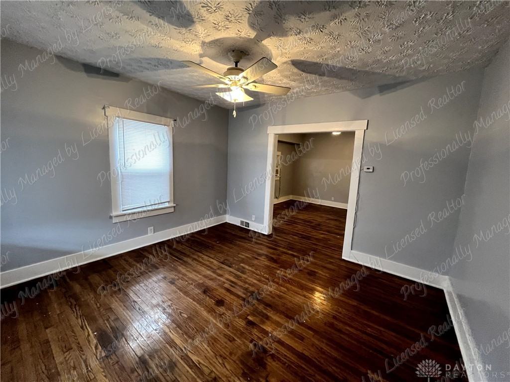 44 Bluecrest Ave - Photo 3 of 22