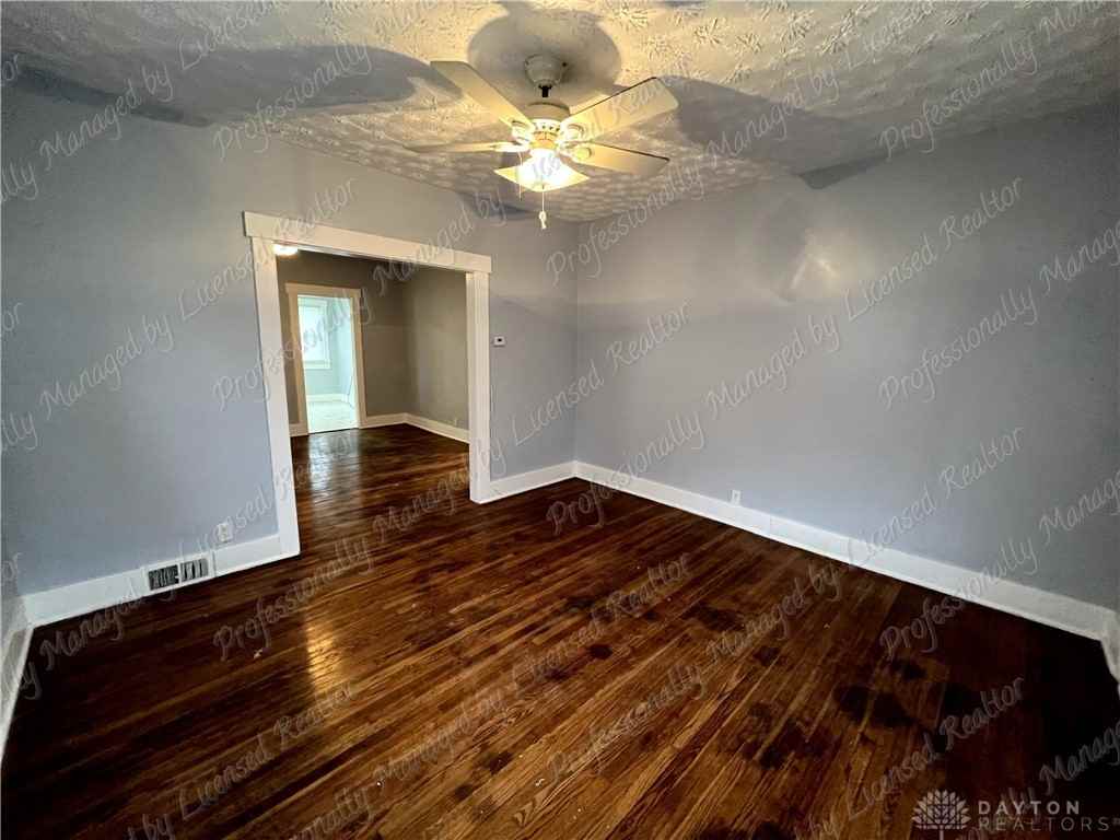 44 Bluecrest Ave - Photo 4 of 22