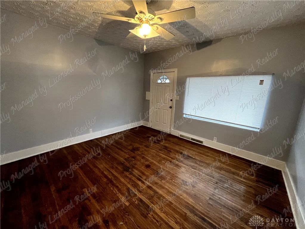 44 Bluecrest Ave - Photo 5 of 22