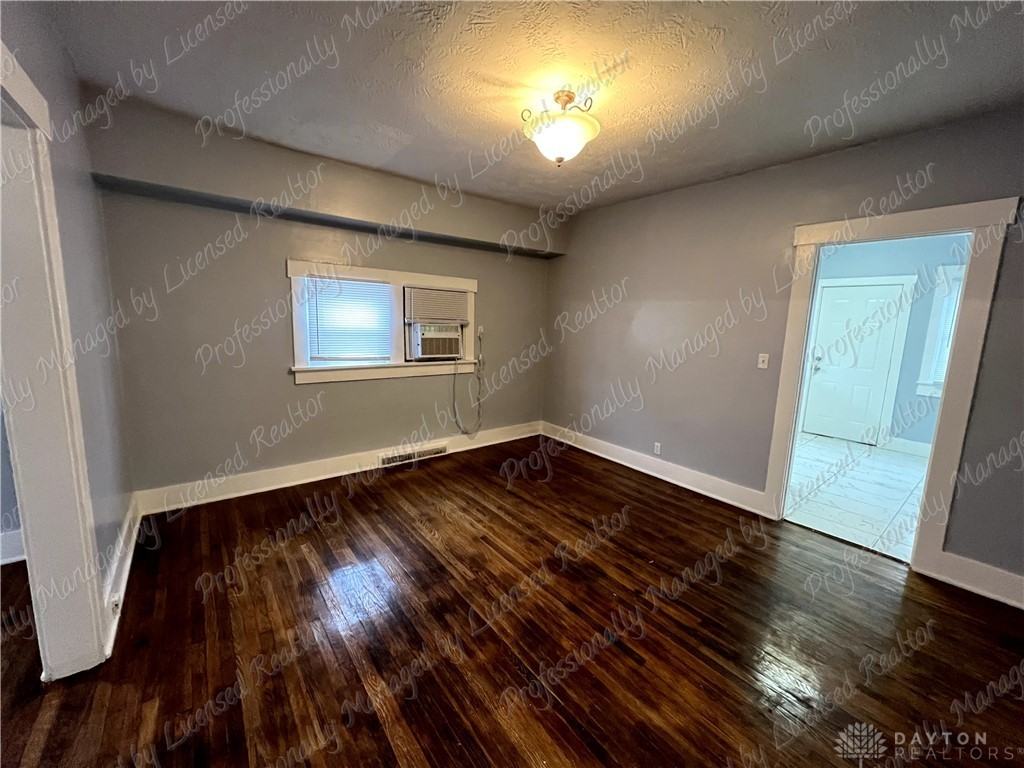 44 Bluecrest Ave - Photo 7 of 22