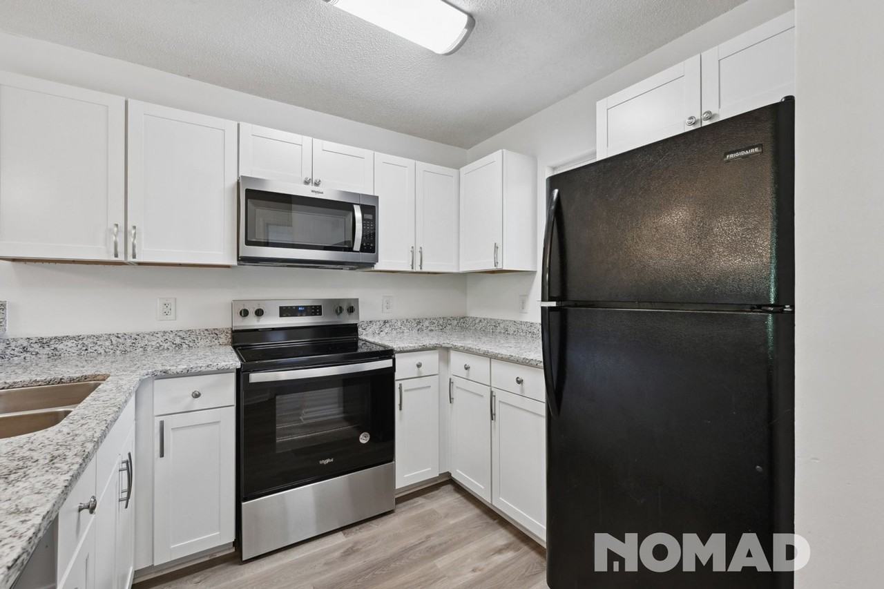 1667 Eagles Pl - Photo 6 of 17