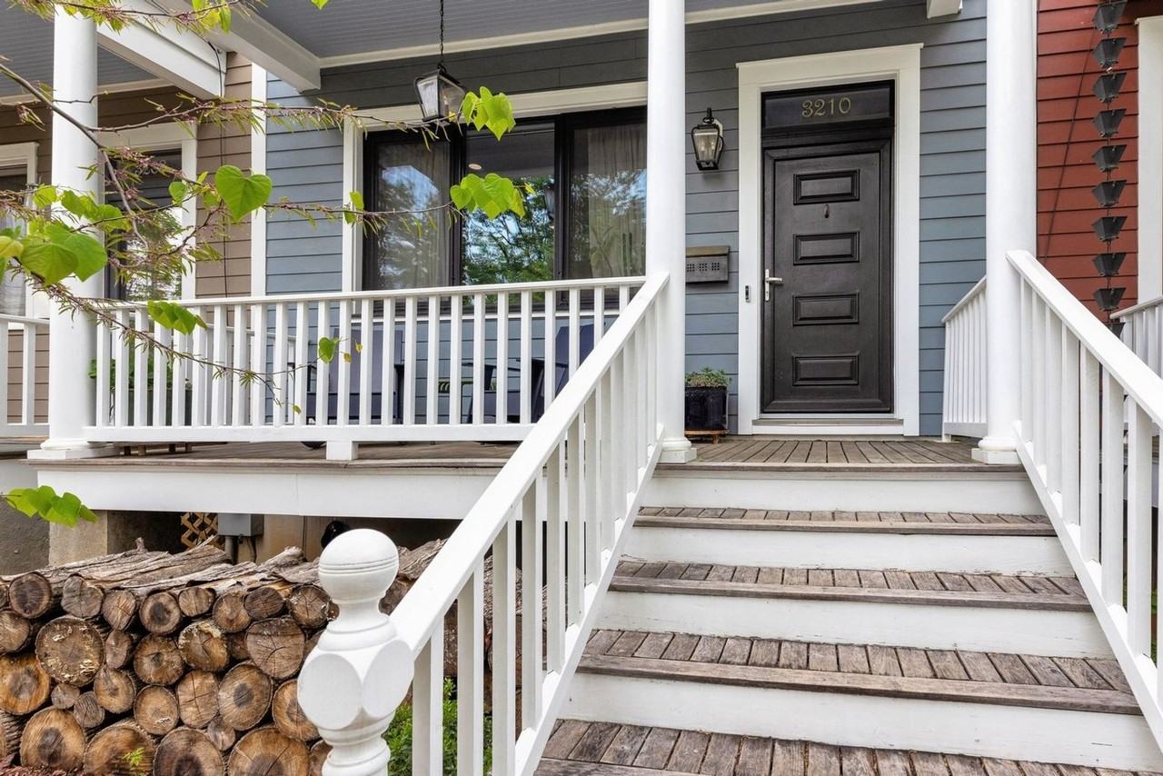 3210 Perry St - Photo 3 of 37