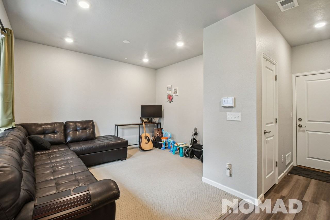 7025 Cumbria Ct - Photo 3 of 26