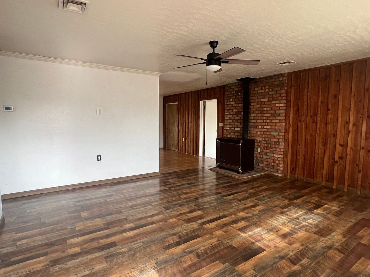 1451 Hillside Dr - Photo 3 of 23