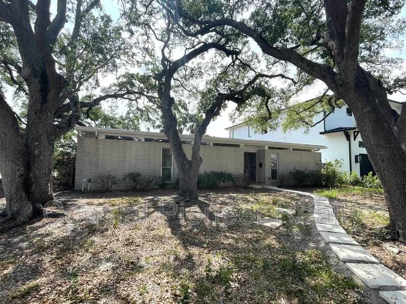 3602 S Beach Dr - Photo 2 of 23