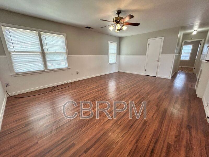 3818 32nd Street - Photo 4 of 11