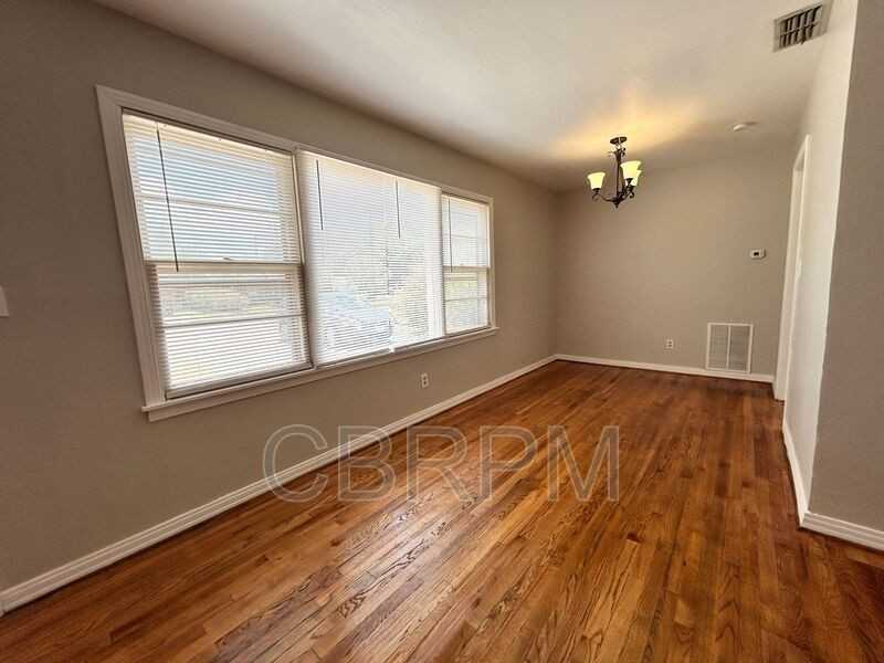 3818 32nd Street - Photo 5 of 11