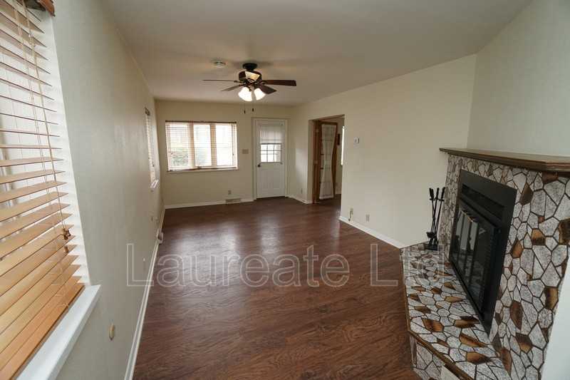 1240 Jefferson Ave - Photo 2 of 28
