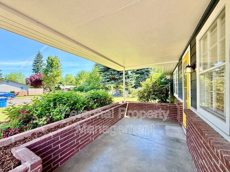 2907 E 29th St - Photo 2 of 13