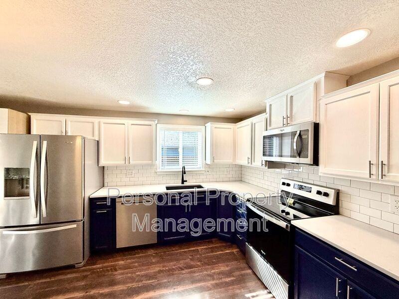 9719 Ne 60th Ave - Photo 4 of 15