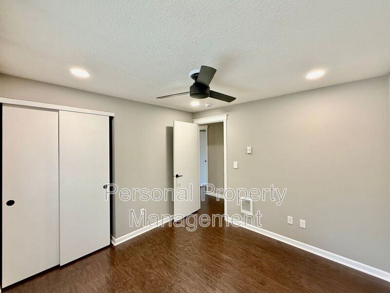 9719 Ne 60th Ave - Photo 6 of 15