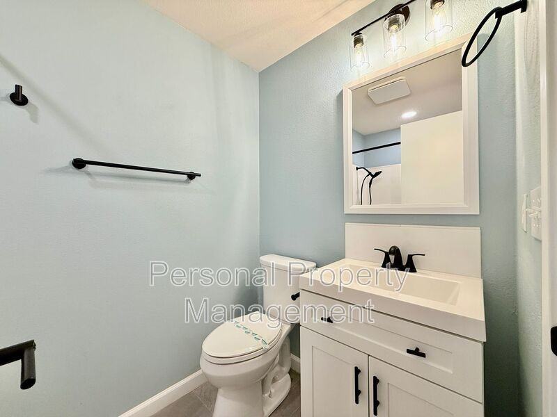 9719 Ne 60th Ave - Photo 7 of 15