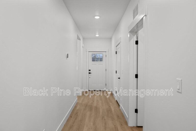 4642 N Maple Grove Rd #A - Photo 4 of 38