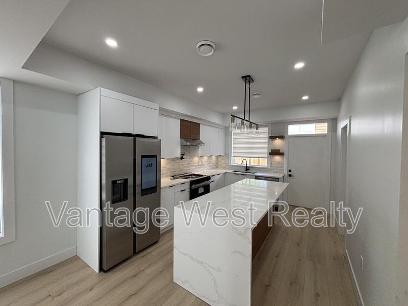 748 Raymer Ave - Photo 2 of 19