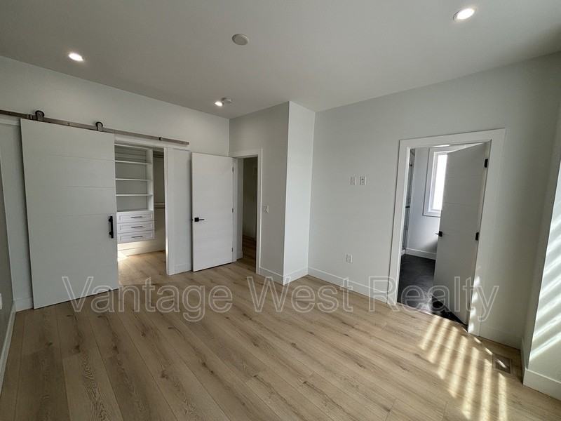 748 Raymer Ave - Photo 7 of 19