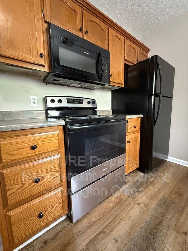 1006 Brooklyn Blvd #3 - Photo 3 of 17