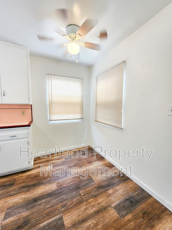 848 1/2 Emerald St - Photo 7 of 9