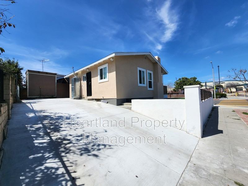 4487 Landis St - Photo 6 of 13