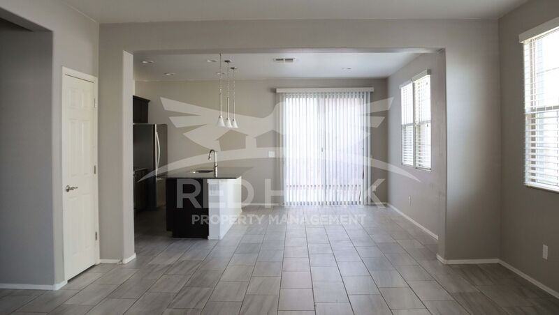 250 N Sandal - Photo 4 of 35