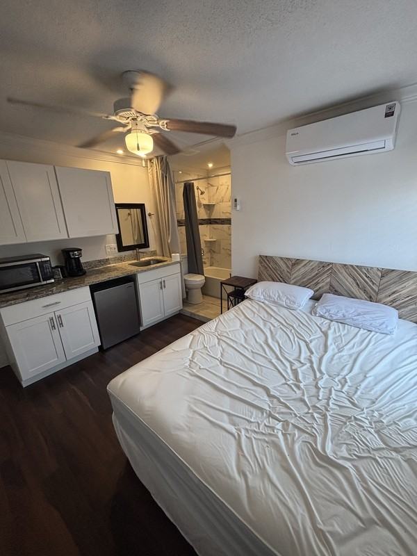 1624 Coral Way #C - Photo 3 of 4