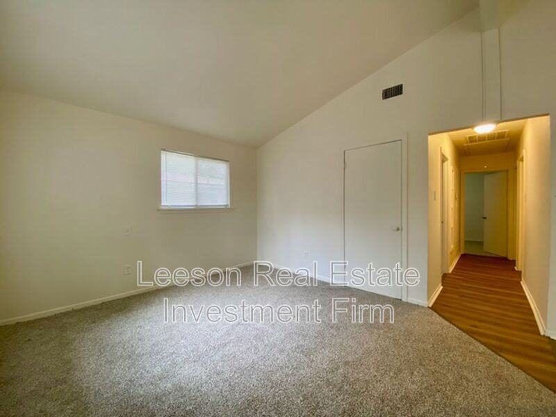 1311 Elsa Jane St - Photo 3 of 14
