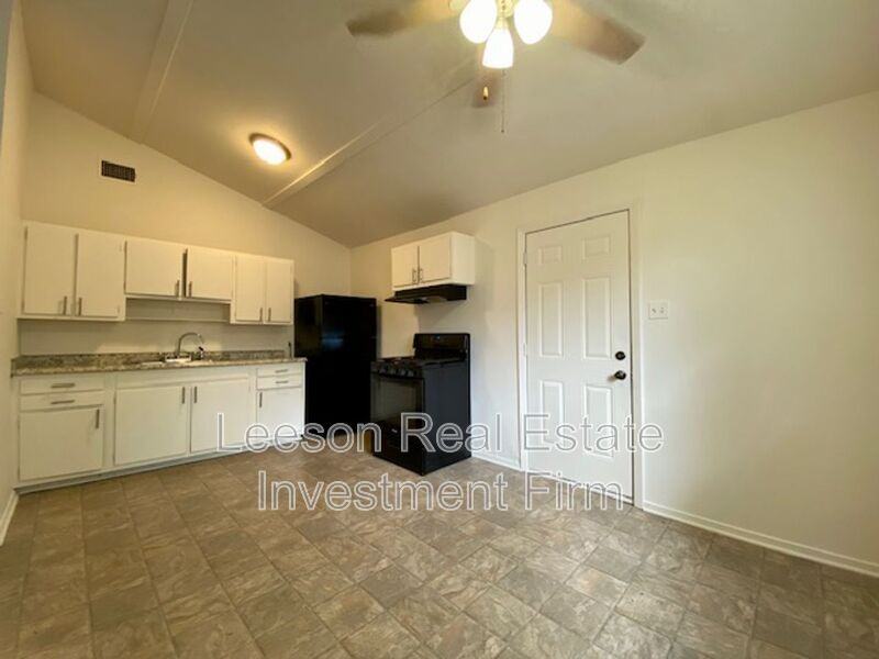 1311 Elsa Jane St - Photo 5 of 14