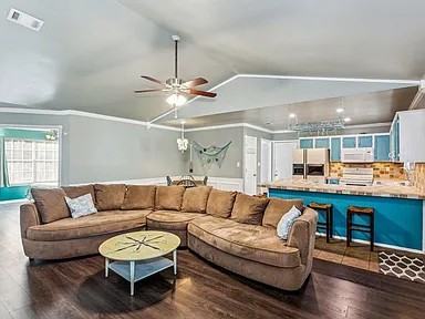 1514 Bay Woods Rd - Photo 2 of 29