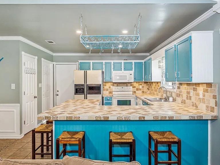 1514 Bay Woods Rd - Photo 3 of 29