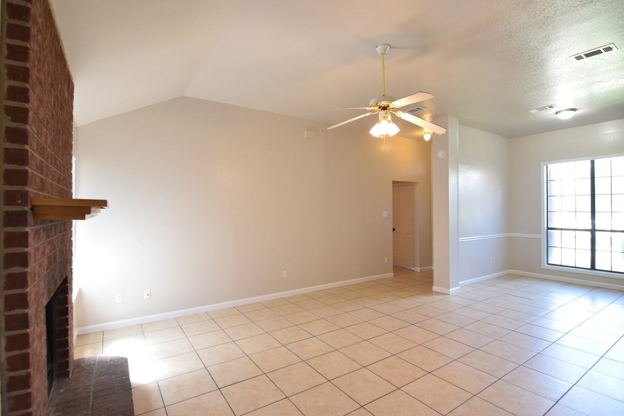 3817 Sawtooth Dr - Photo 7 of 19