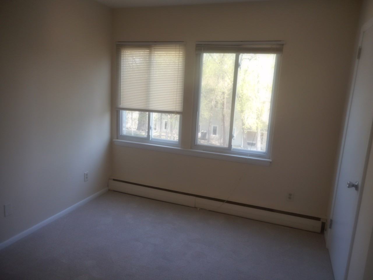 725 Wayzata Blvd E - Photo 4 of 5