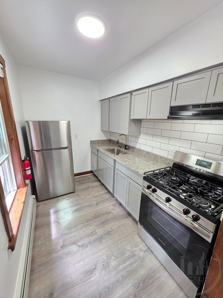 87 Manville Rd - Photo 3 of 8