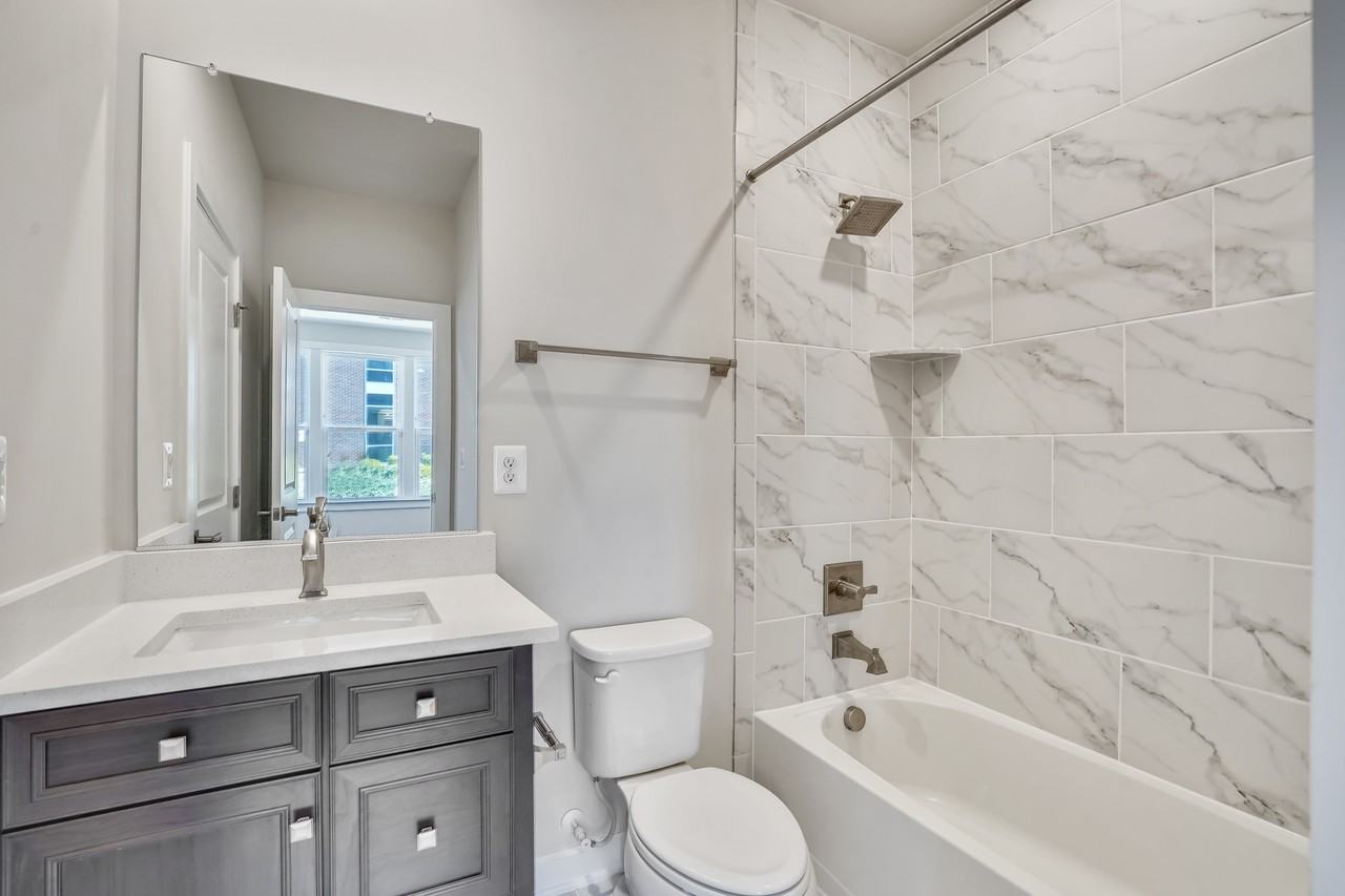 103 Pleasant St Nw - Photo 3 of 40