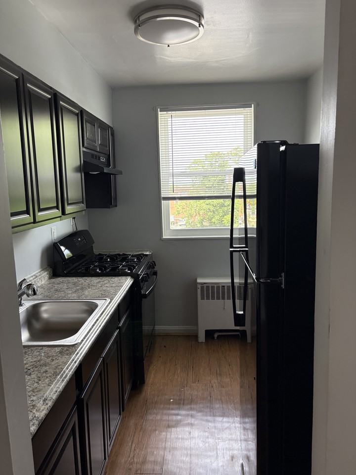 1550 27Th St Se - Photo 6 of 13