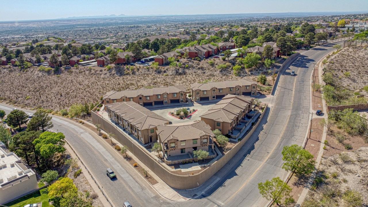 5501 N Stanton St #10 - Photo 7 of 30