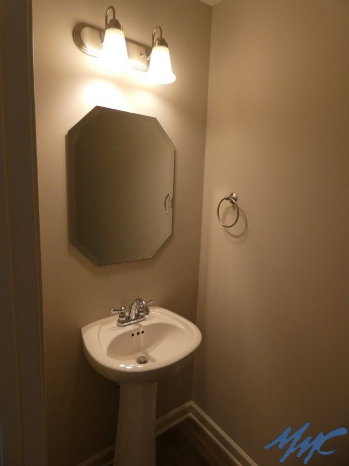 1423 Clydesdale St - Photo 6 of 24