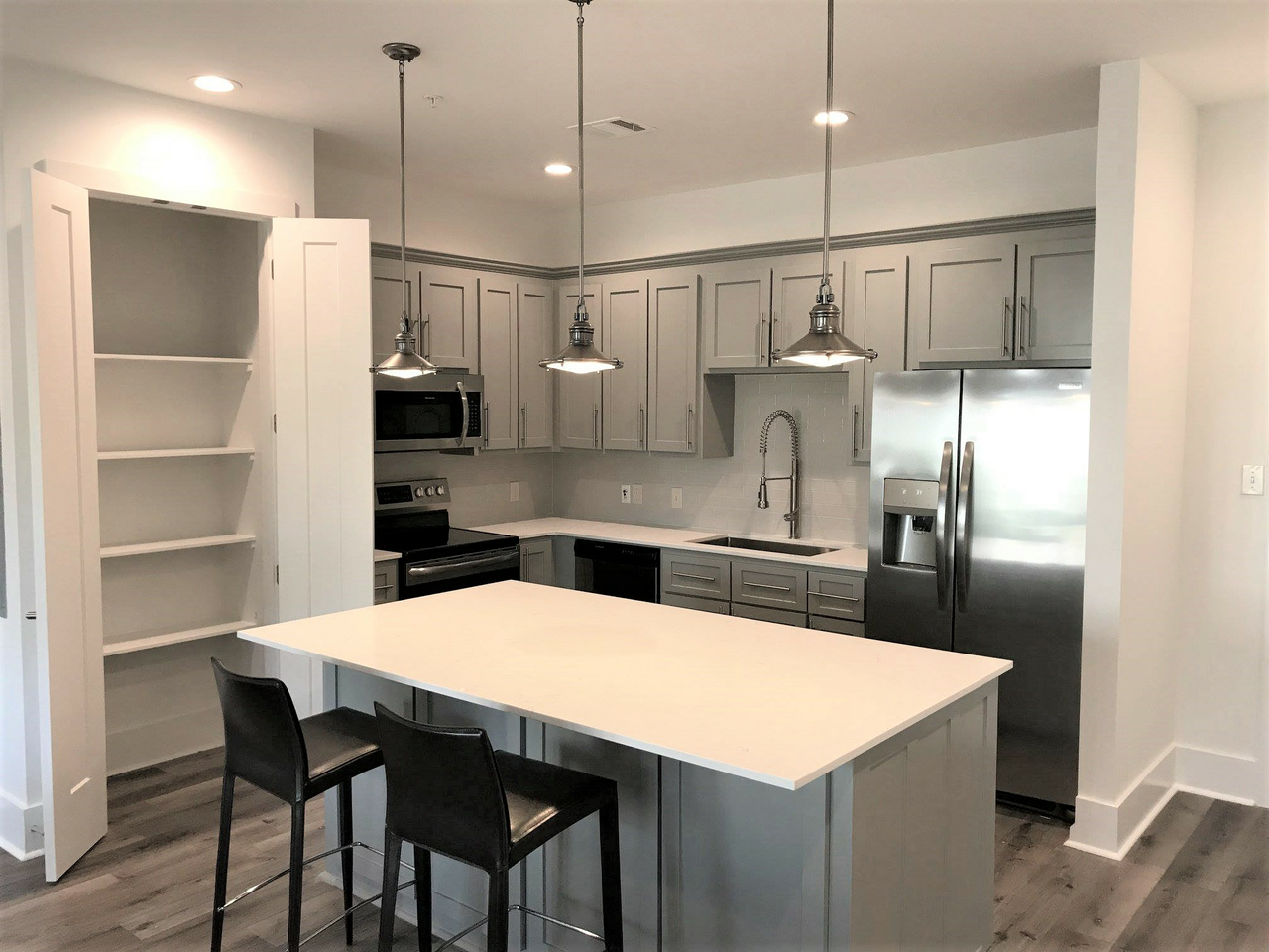 The Elias - Photo 2 of 18