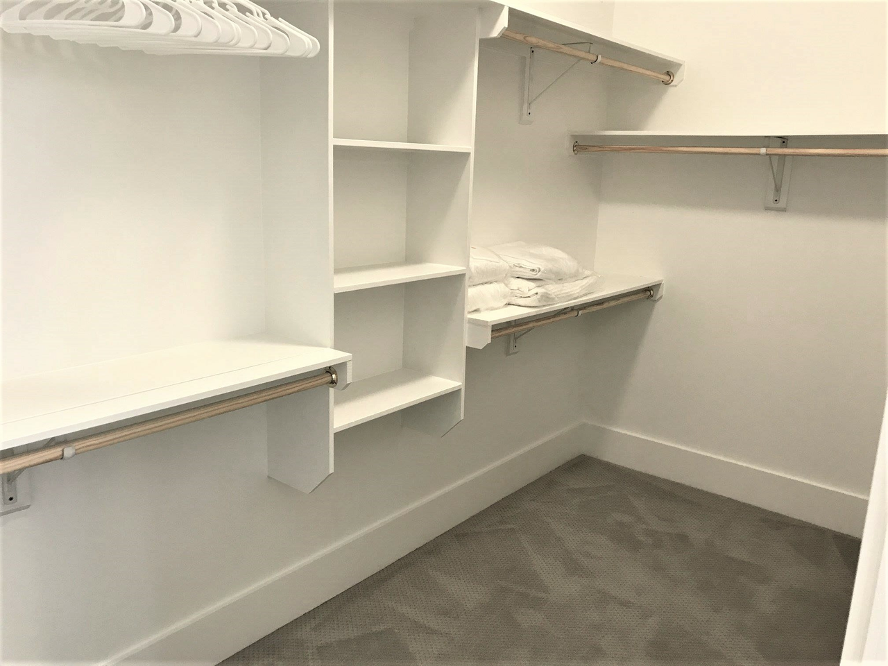 The Elias - Photo 3 of 18