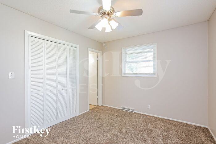 18109 E 27th St S - Photo 3 of 6