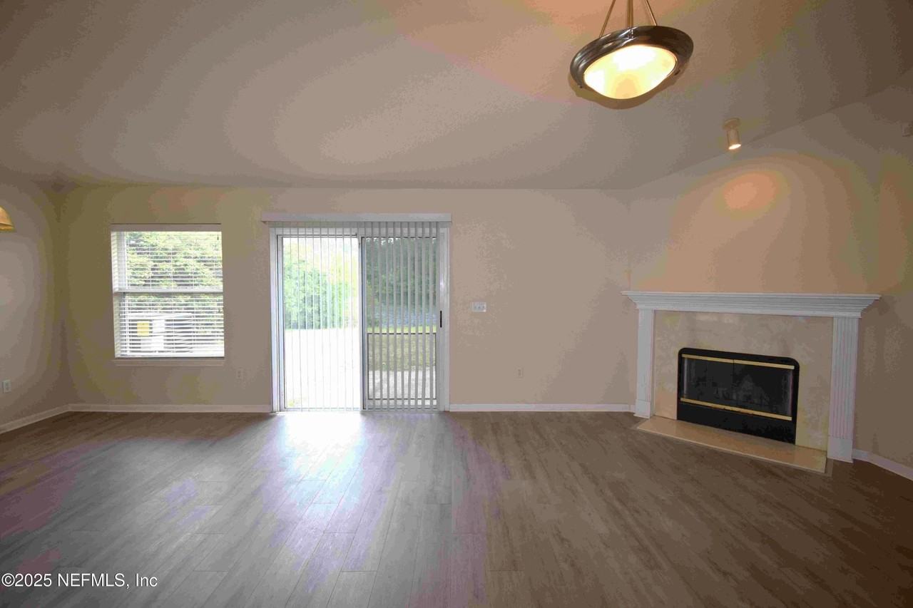 9338 Prosperity Lake Drive - Photo 4 of 22