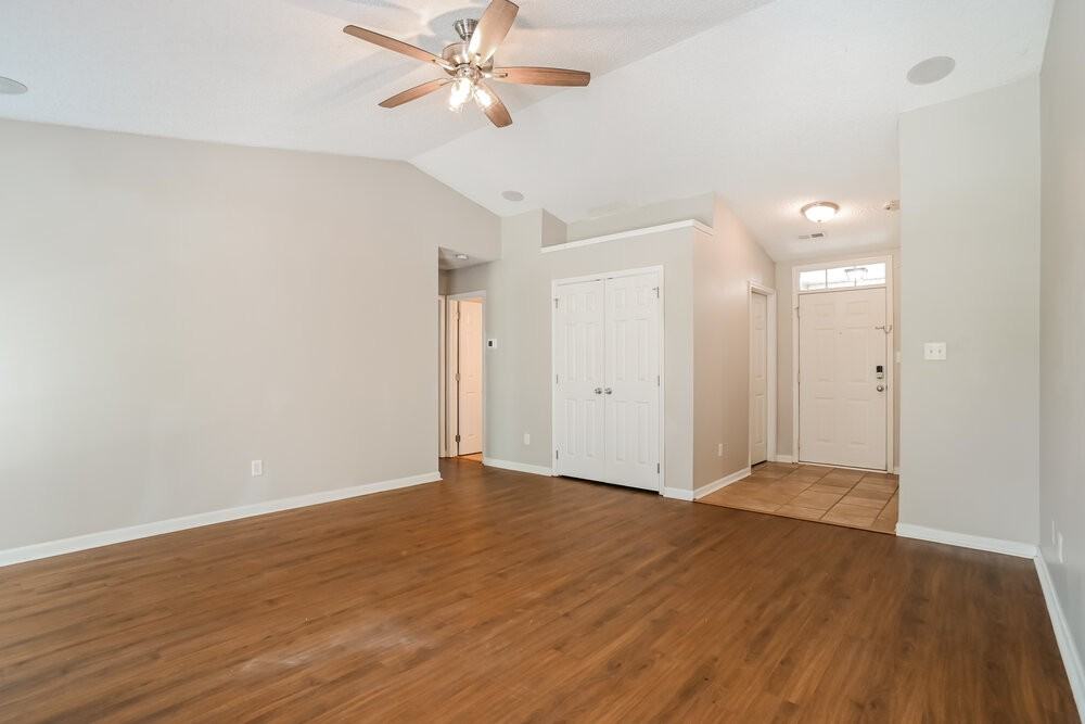 9928 Peppermint Ln - Photo 3 of 16