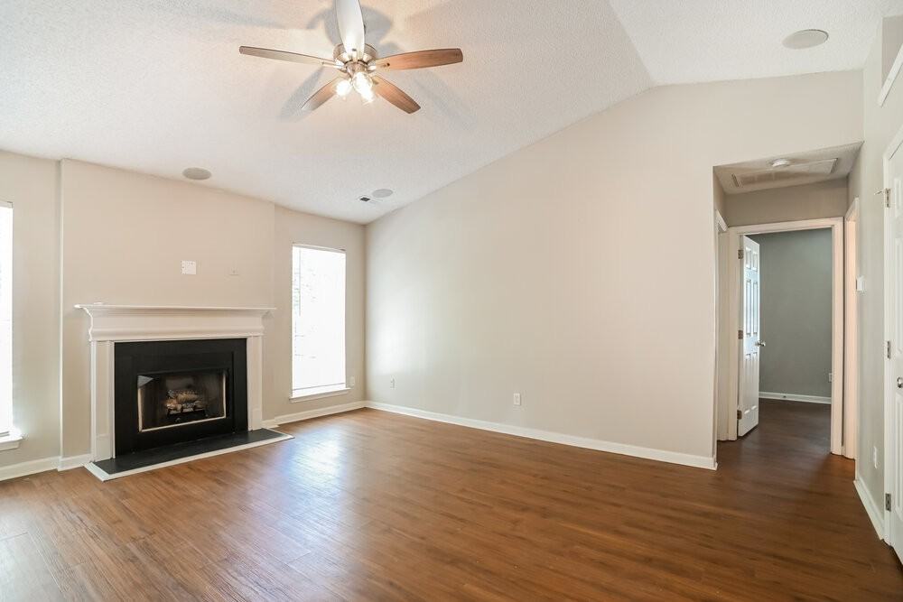 9928 Peppermint Ln - Photo 4 of 16