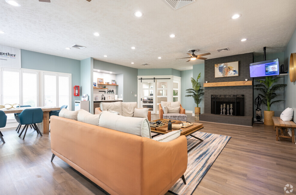 Hickory Woods - Photo 4 of 29