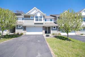 featured image of 5888 Royalton Rd Ne #1