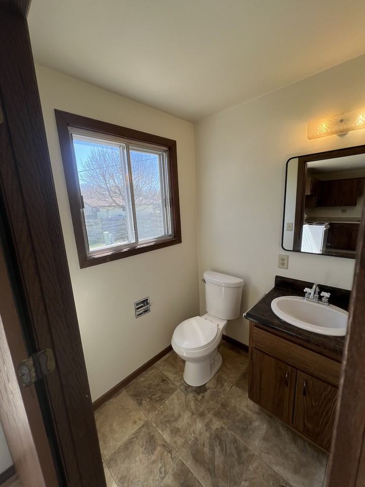 2931 40th St #H - Photo 3 of 14