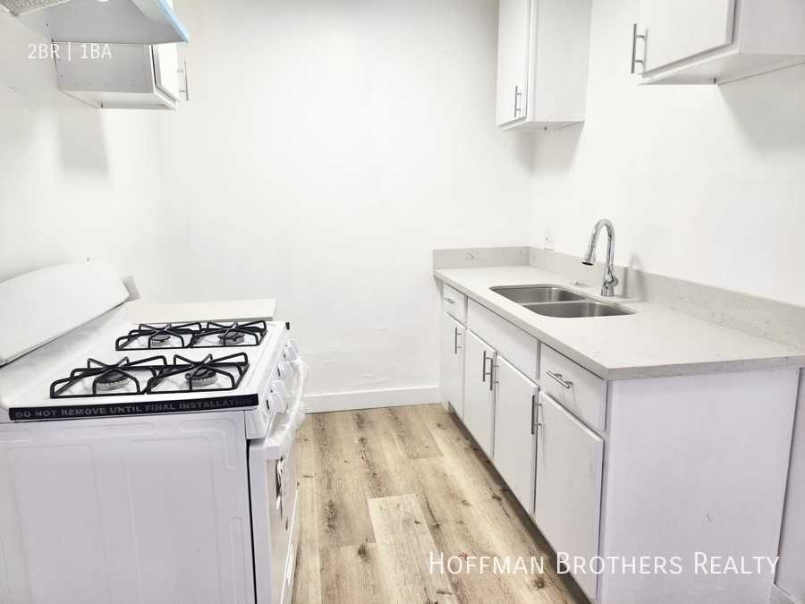 1537 W Summit St #2A - Photo 2 of 9